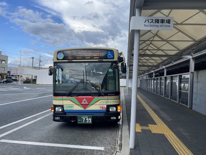 鉄道乗車記録の写真:旅の思い出(6)        「新山口駅に到着した宇部市営バス。」