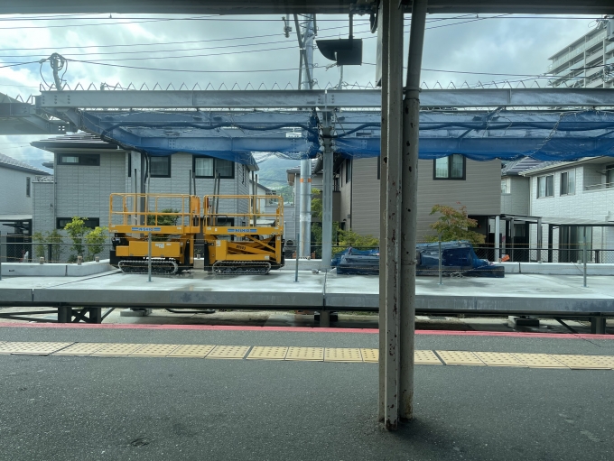 鉄道乗車記録の写真:車窓・風景(8)        「交換設備とホーム増設中だった下祇園駅。」