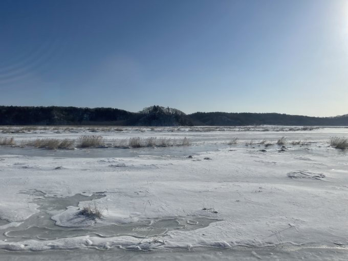鉄道乗車記録の写真:車窓・風景(9)        「厚岸湖に注ぐ別寒辺牛川。」