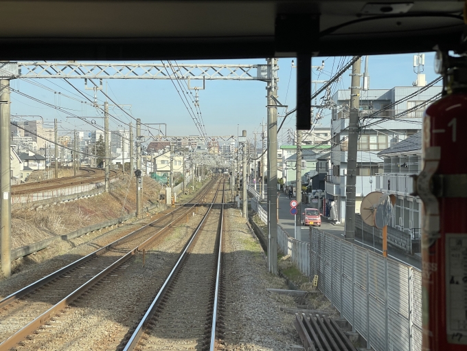 鉄道乗車記録の写真:車窓・風景(7)        「最後尾の窓から。
JR横浜戦と一瞬併走。」