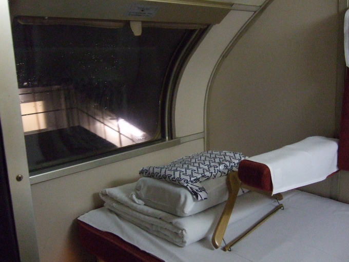 鉄道乗車記録の写真:車内設備、様子(5)        「同行者の個室」