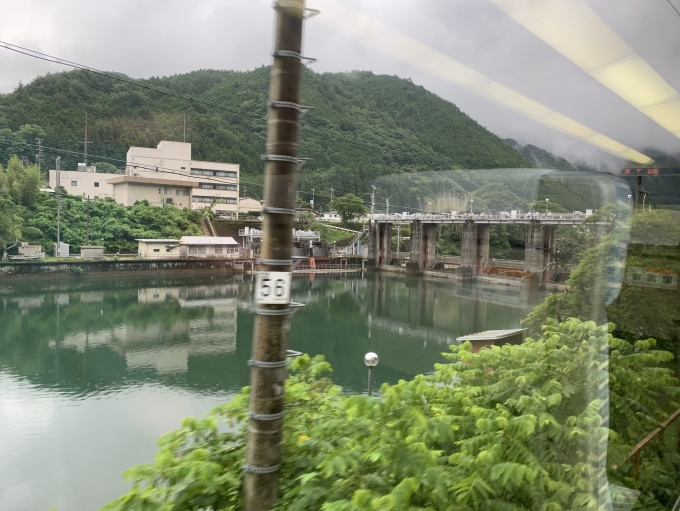 鉄道乗車記録の写真:車窓・風景(4)        「東上田ダム。
ダム巡りも趣味の一つです。」