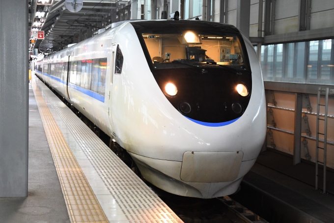 鉄道乗車記録の写真:乗車した列車(外観)(1)        「金沢発55分遅れ。
福井発でおよそ70分遅れ。
（22号スジと比較）
グリーン車以外の指定席が自由席へと変更されました。」