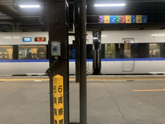 鉄道乗車記録の写真:列車・車両の様子(未乗車)(6)        「金沢まで一番早く着くと言われた普通列車が、ぶち抜かれました（笑）
」