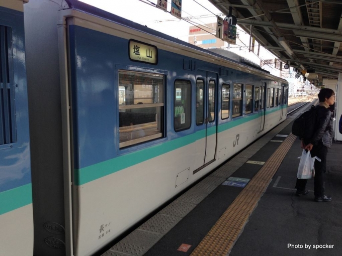 鉄道乗車記録の写真:乗車した列車(外観)(1)        「塩山行きだが、乗換予定の電車が甲府始発の為途中下車。」