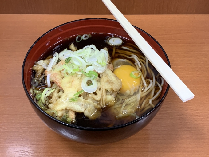 鉄道乗車記録の写真:駅弁・グルメ(2)        「腹ごしらえ。　これが岩手県唯一のまともな食事でした。」