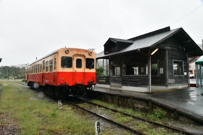 鉄道乗車記録の写真:乗車した列車(外観)(3)        「雨が強かった・・・」