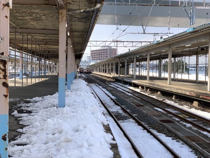 鉄道乗車記録の写真:駅舎・駅施設、様子(1)        「青函連絡船側に伸びていた線路。」