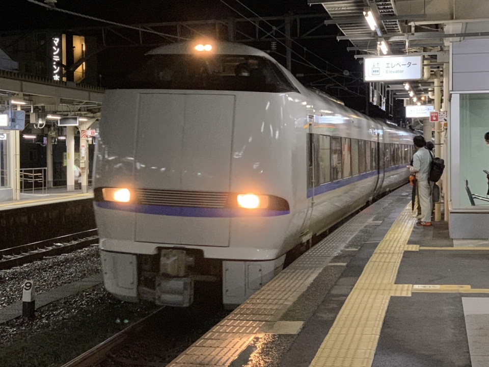 鉄道乗車記録「敦賀駅から大阪駅」乗車した列車(外観)の写真(3) by spocker 撮影日時:2021年11月22日