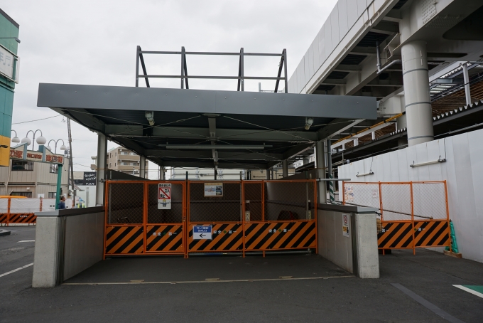 鉄道乗車記録の写真:駅舎・駅施設、様子(13)        「2022年3月19日まで使用していた階段1」