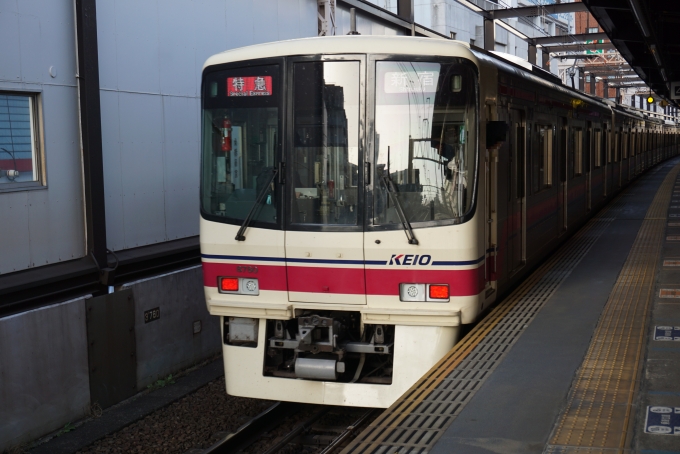 鉄道乗車記録の写真:乗車した列車(外観)(4)        「京王電鉄 8760
降車後に撮影」