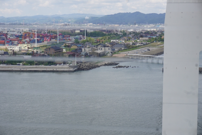 鉄道乗車記録の写真:旅の思い出(25)        「新湊大橋からの風景」
