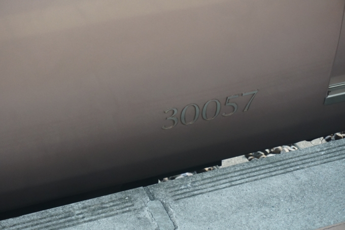 鉄道乗車記録の写真:車両銘板(7)        「小田急電鉄 30057」