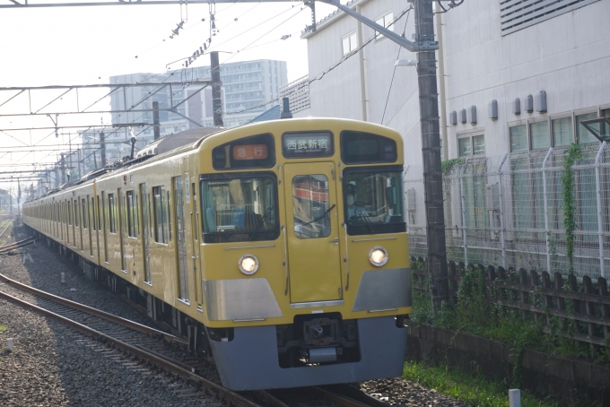 鉄道乗車記録の写真:乗車した列車(外観)(3)        「西武鉄道 2057」