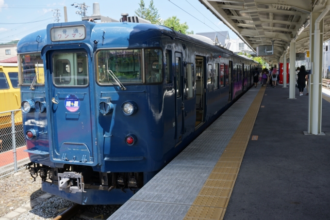 鉄道乗車記録の写真:乗車した列車(外観)(4)        「しなの鉄道 クハ115-1011
乗車前に撮影」