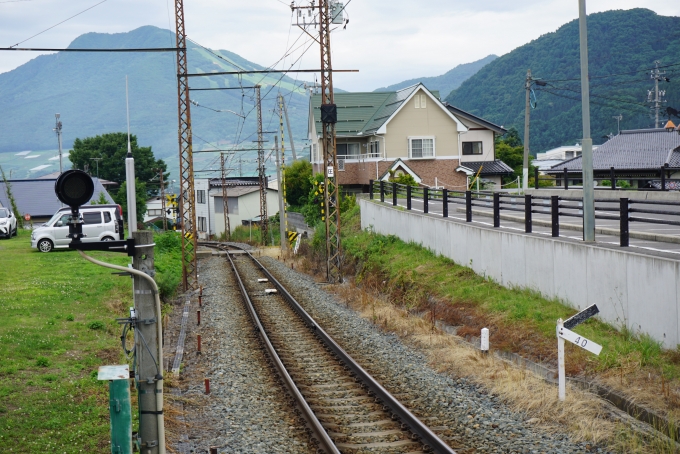 鉄道乗車記録の写真:車窓・風景(13)        「湯田中駅ホームから撮影」