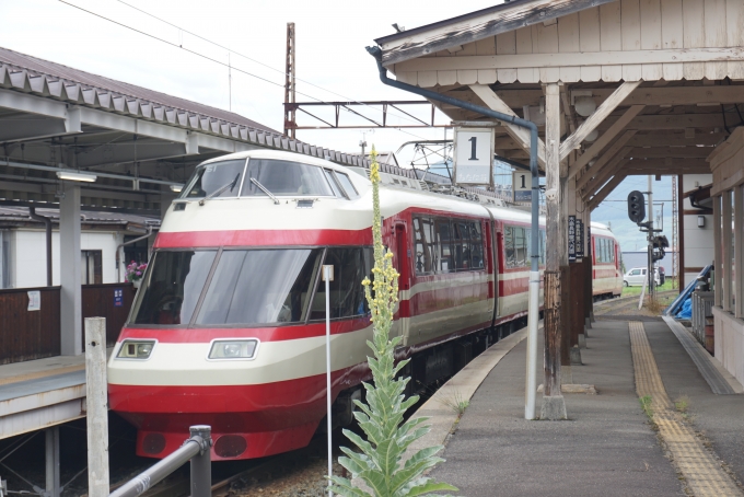 鉄道乗車記録の写真:乗車した列車(外観)(14)        「長野電鉄 1001
降車後に撮影」