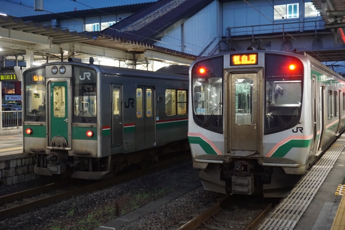 鉄道乗車記録の写真:乗車した列車(外観)(2)        「JR東日本 クハE720-1008
乗車前に撮影」