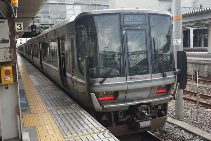鉄道乗車記録の写真:乗車した列車(外観)(4)        「JR西日本 クモハ223-3013
乗車前に撮影」