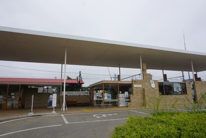 鉄道乗車記録の写真:駅舎・駅施設、様子(8)        「上州富岡駅駅舎」