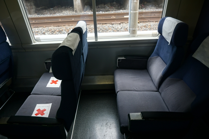 鉄道乗車記録の写真:車内設備、様子(11)        「JR東日本 モハ254-8座席」
