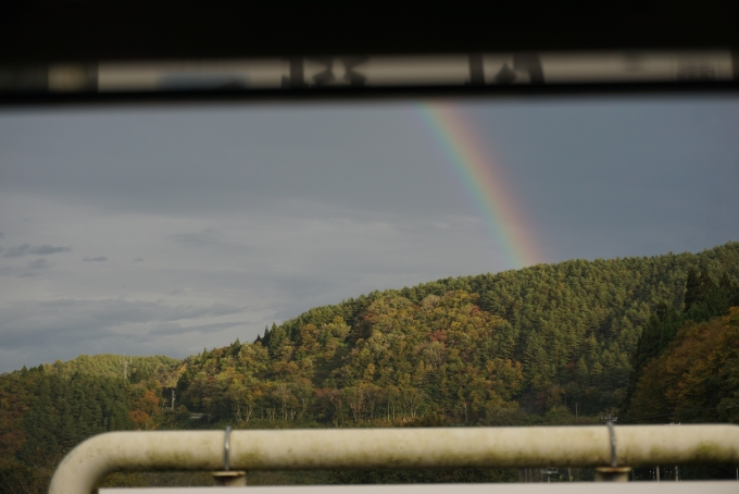 鉄道乗車記録の写真:車窓・風景(14)        「摂待駅から見た虹」