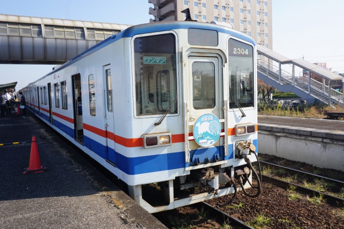 鉄道乗車記録の写真:乗車した列車(外観)(9)        「関東鉄道 2304
水海道車両基地に向かう臨時列車」