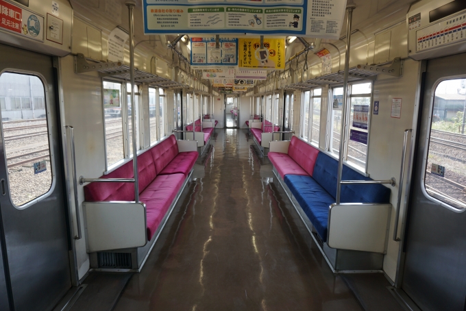 鉄道乗車記録の写真:車内設備、様子(33)        「関東鉄道 2303車内」