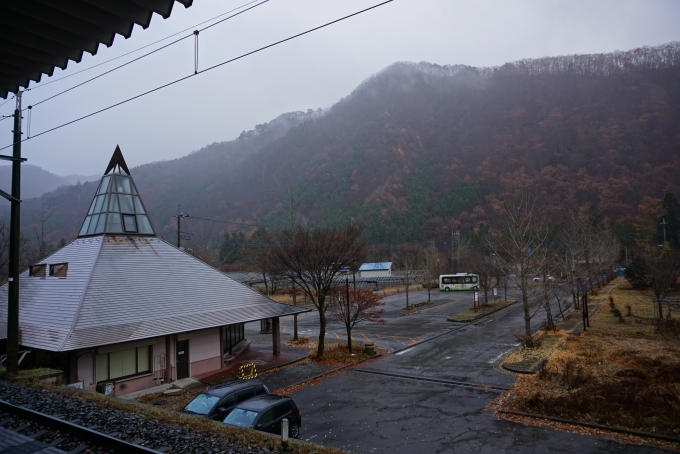 鉄道乗車記録の写真:車窓・風景(2)        「上三依塩原温泉口駅ホームから見た風景」