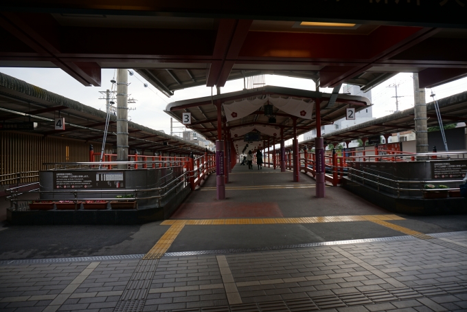 鉄道乗車記録の写真:駅舎・駅施設、様子(3)        「太宰府駅ホーム」