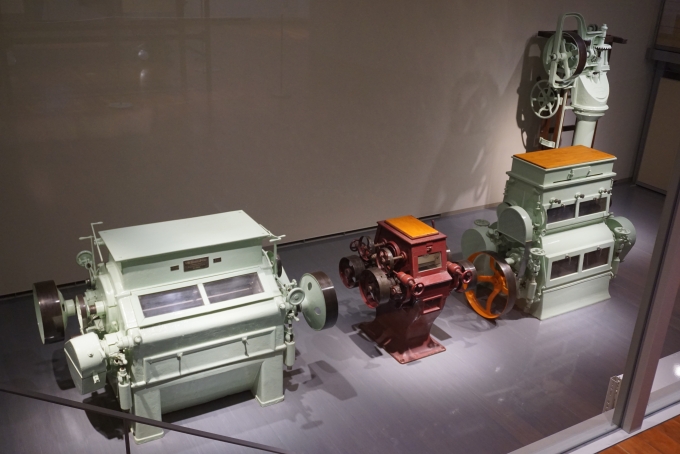 鉄道乗車記録の写真:旅の思い出(21)        「製粉ミュージアムの製粉機械たち」