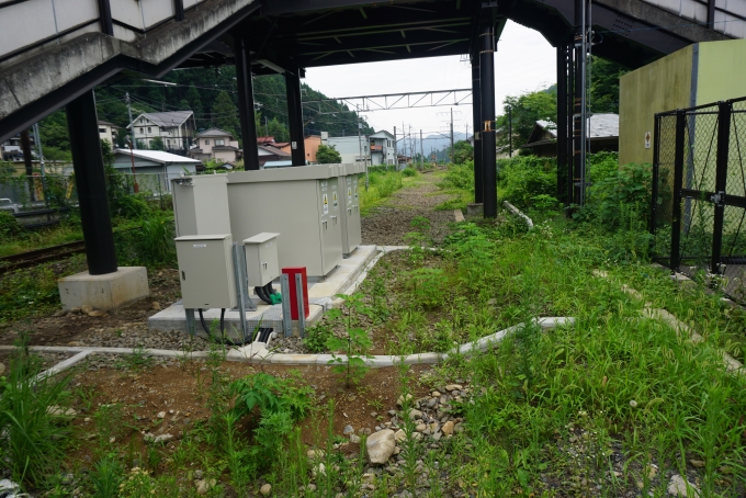 鉄道乗車記録の写真:駅舎・駅施設、様子(17)        「軍畑駅側の風景」