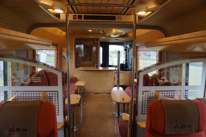 鉄道乗車記録の写真:車内設備、様子(13)        「京都丹後鉄道 KTR8001の車内」