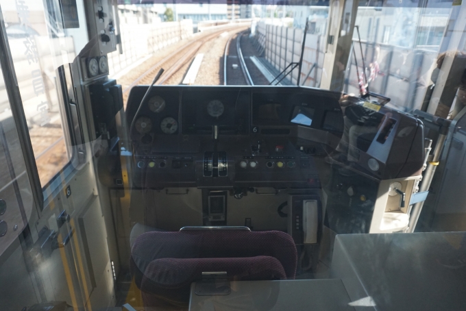 鉄道乗車記録の写真:車内設備、様子(3)        「東京都交通局 6324-8運転席」