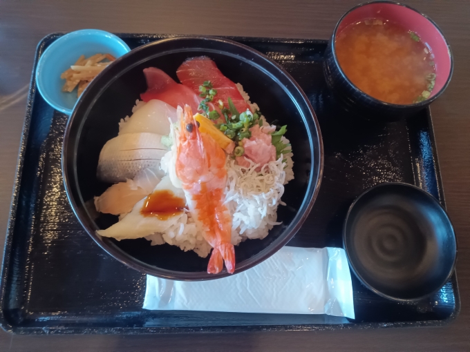 鉄道乗車記録の写真:旅の思い出(16)        「箱根小涌園ユネッサン5階にある寿司としゃぶしゃぶくましろの海鮮丼」