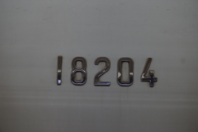 鉄道乗車記録の写真:車両銘板(5)        「東京メトロ 18204」