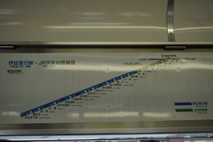 鉄道乗車記録の写真:車内設備、様子(4)        「伊豆急行線とJR伊東線の路線図」
