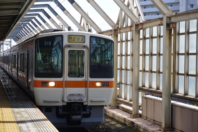 鉄道乗車記録の写真:乗車した列車(外観)(1)          「乗車前に撮影」