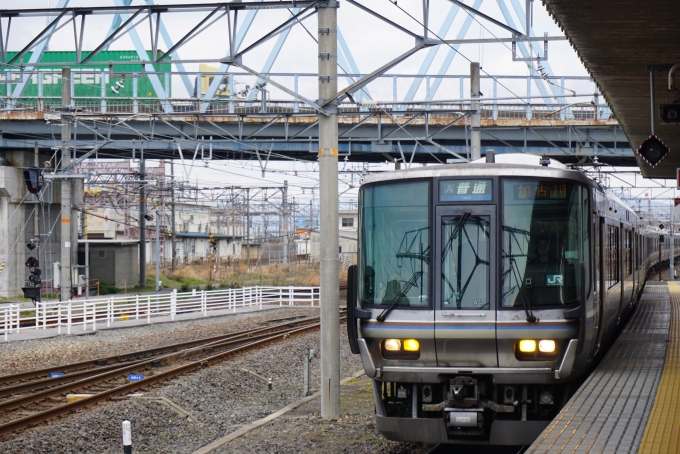 鉄道乗車記録の写真:乗車した列車(外観)(2)        「JR西日本 クハ222-2057」