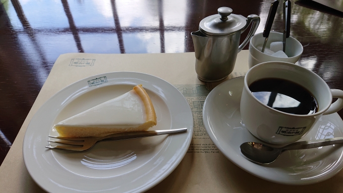 鉄道乗車記録の写真:旅の思い出(23)        「明治の館、Aセットチーズケーキとコーヒー」