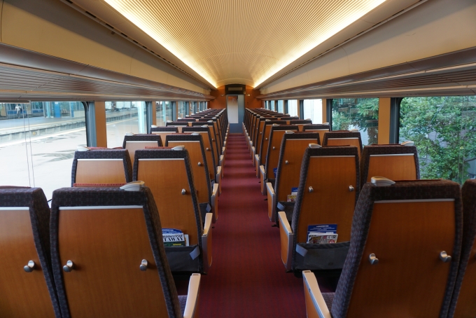 鉄道乗車記録の写真:車内設備、様子(6)        「小田急電鉄 60153車内」