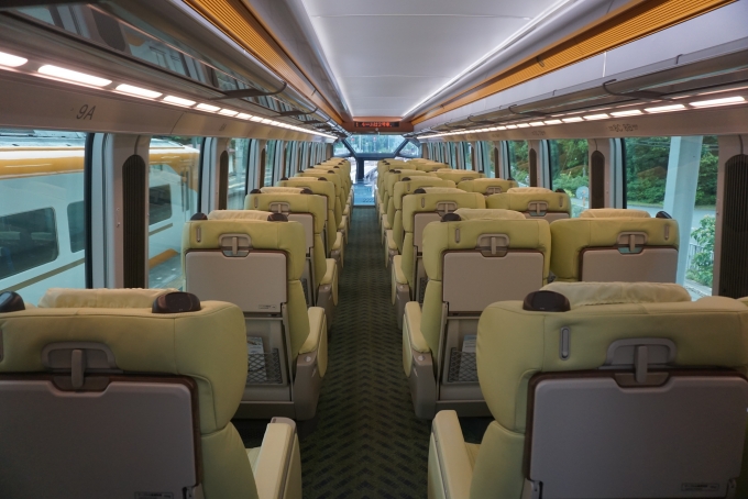 鉄道乗車記録の写真:車内設備、様子(10)        「近畿日本鉄道 50102
プレミアムシートその1」
