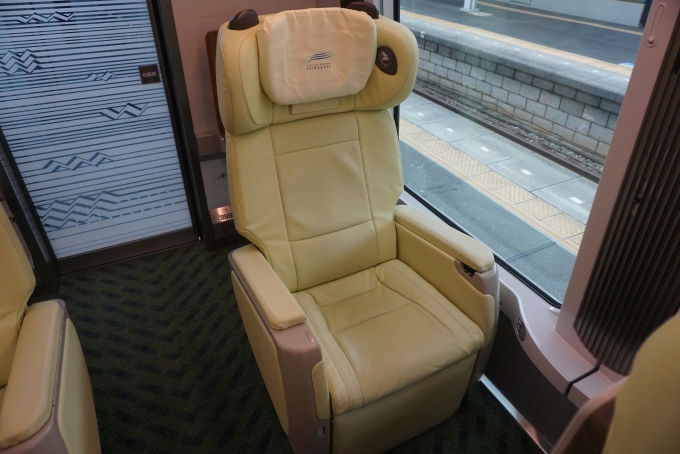 鉄道乗車記録の写真:車内設備、様子(14)        「近畿日本鉄道 50102
プレミアムシートその2」