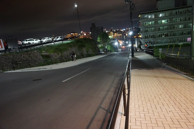 鉄道乗車記録の写真:旅の思い出(14)        「函館山ロープウェイ山麓駅から
十字街停留場へ向かう道路」