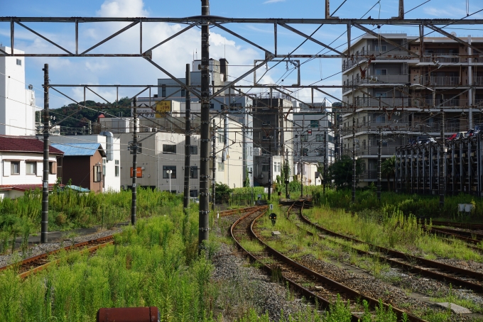 鉄道乗車記録の写真:駅舎・駅施設、様子(6)        「久里浜駅より奥にある線路」