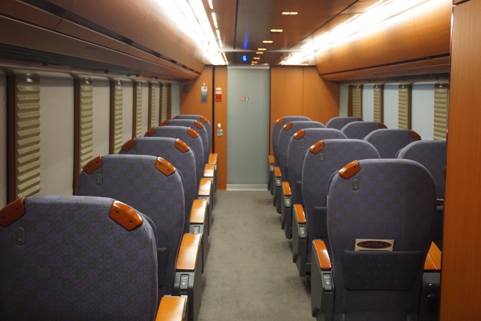 鉄道乗車記録の写真:車内設備、様子(4)        「JR東日本 クモロE654-101座席」