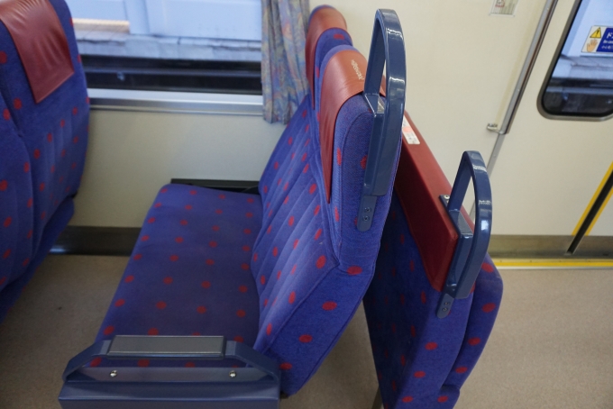 鉄道乗車記録の写真:車内設備、様子(5)        「京急電鉄 2125
クロスシート座席」