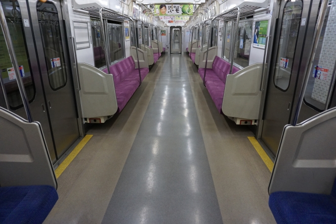 鉄道乗車記録の写真:車内設備、様子(3)        「京成電鉄 3021-7の車内」