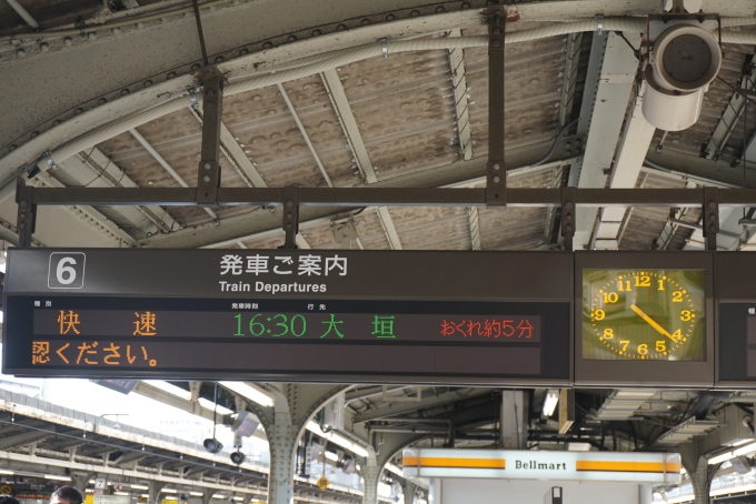 鉄道乗車記録の写真:駅舎・駅施設、様子(2)        「名古屋駅6番線案内」