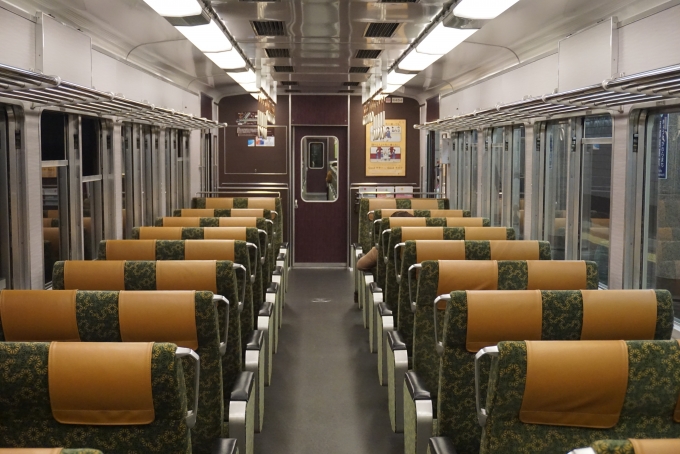 鉄道乗車記録の写真:車内設備、様子(11)        「阪急電鉄 6454車内」